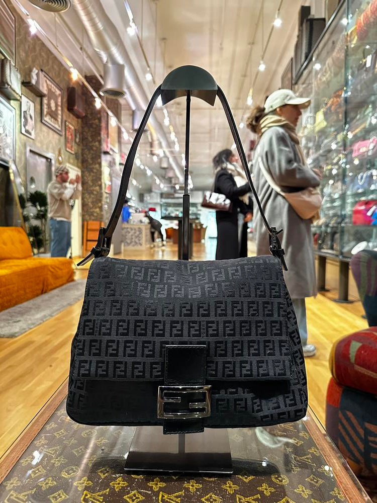 Fendi FF Mamma Baguette Black