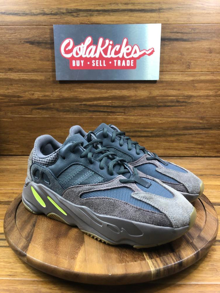 (VNDS) adidas Yeezy Boost 700 Mauve