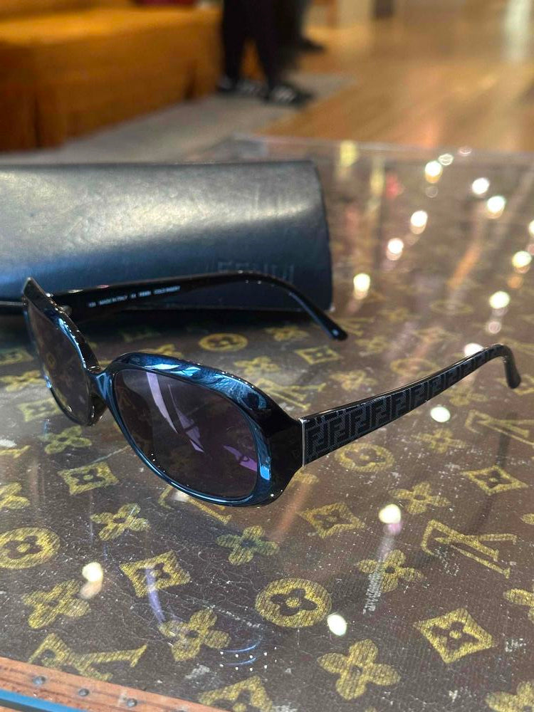 Fendi Oversized FS140 Logo Sunglasses (Rx Blue Lens)