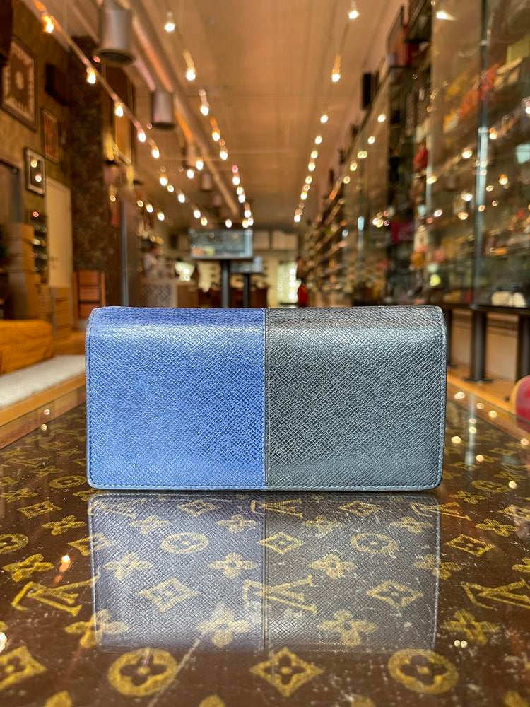 Louis Vuitton Taiga Portefeuille Blue Multi Wallet