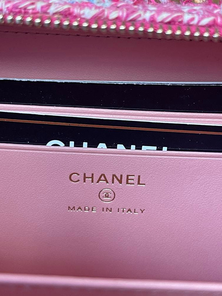 Chanel Tweed CC Filigree Vanity Clutch Pink