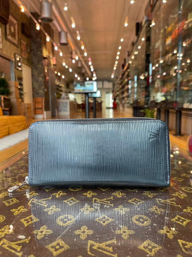 Louis Vuitton Epi Black Zippy Wallet