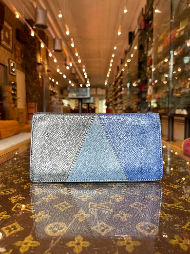 Louis Vuitton Taiga Portefeuille Blue Multi Wallet