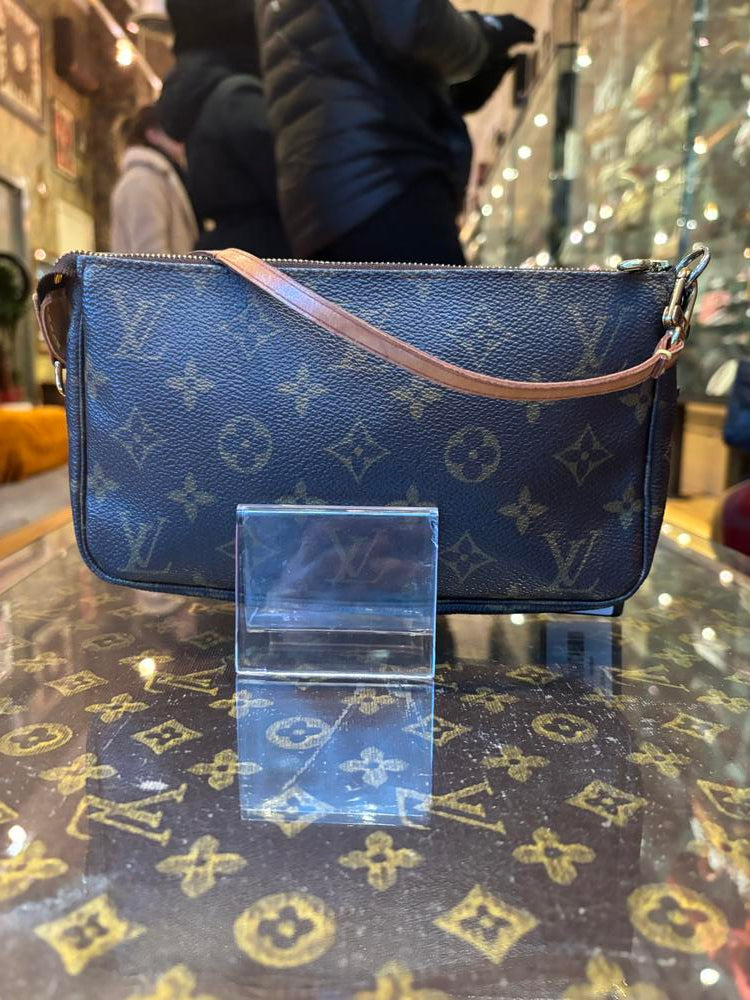 Louis Vuitton Monogram Pochette