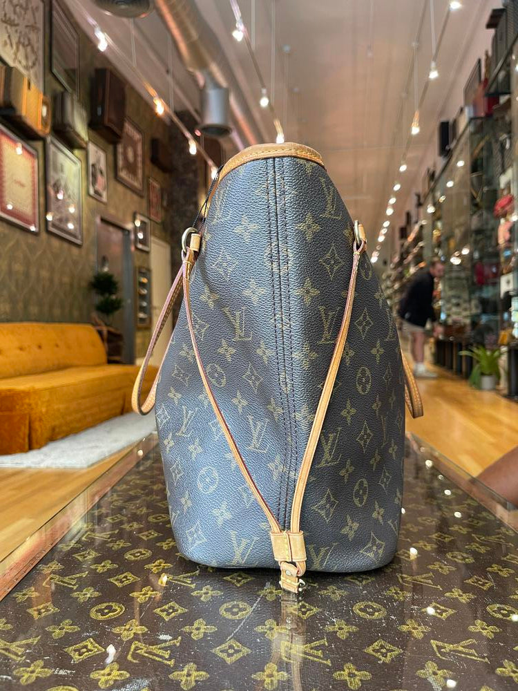 Louis Vuitton Monogram Neverfull MM w/ Dust bag