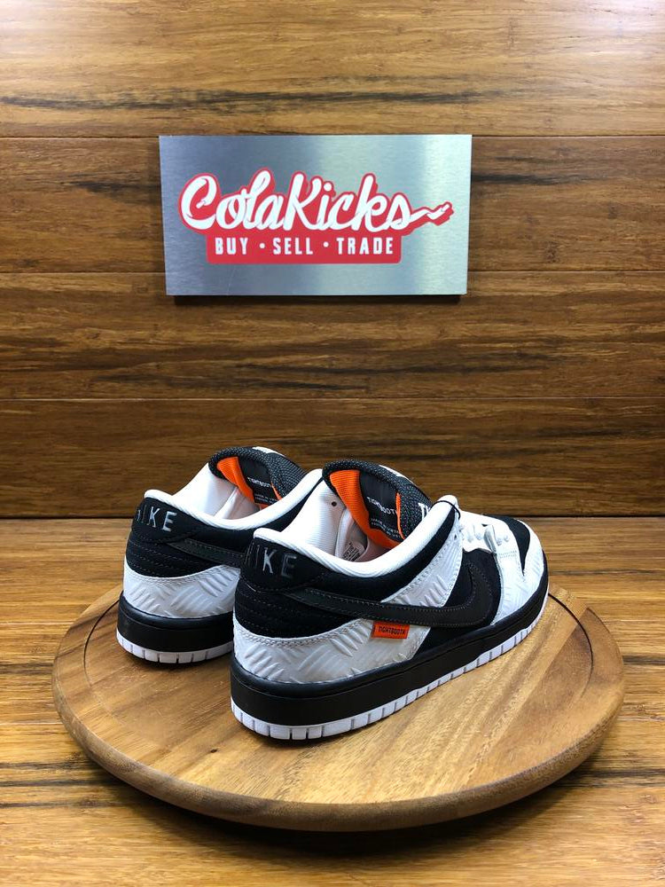 Nike SB Dunk Low TIGHTBOOTH