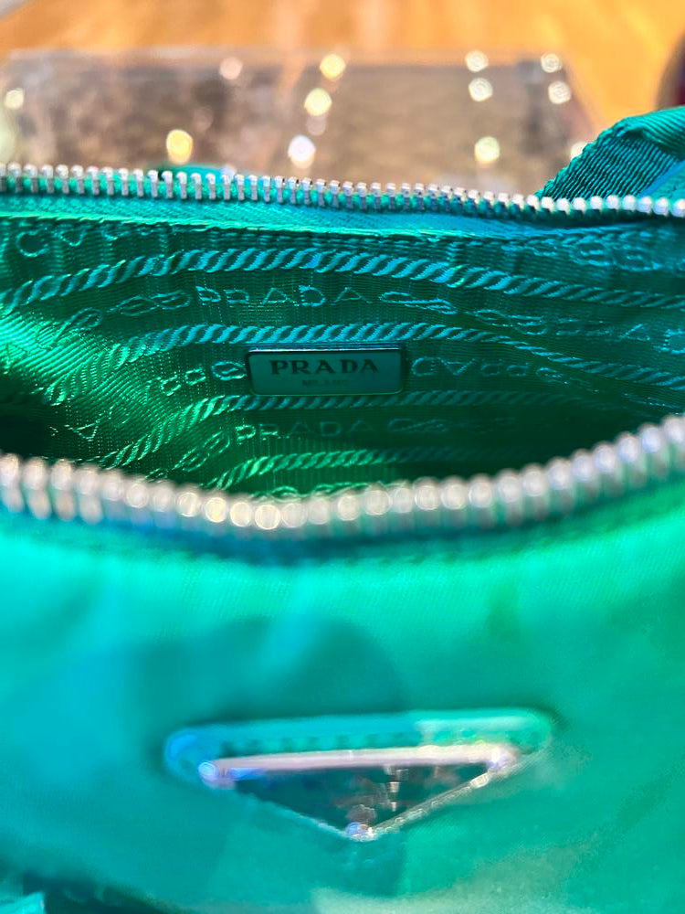 Prada Tessuto Nylon Re-Edition 2005 Shoulder Bag Green