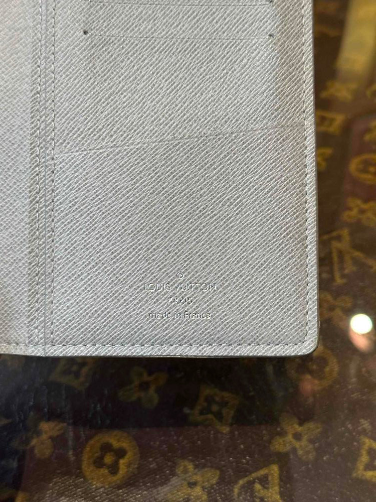 Louis Vuitton Brazza Wallet Monogram Logo Story White