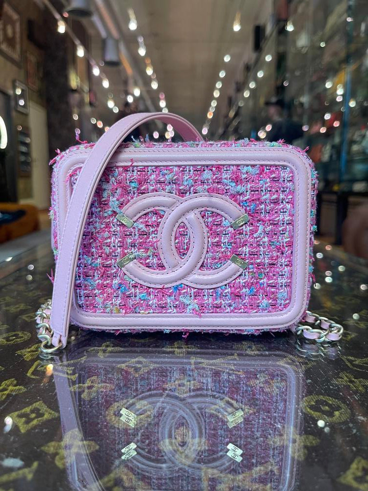 Chanel Tweed CC Filigree Vanity Clutch Pink