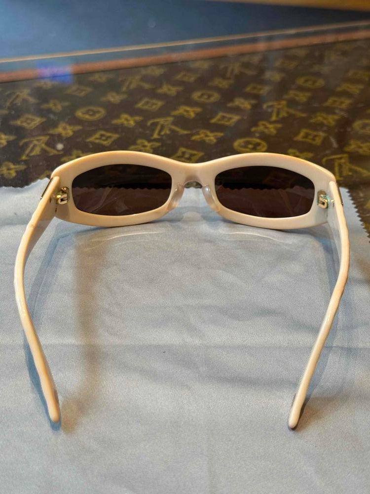 Vintage Chanel 5014 Beige Sunglasses (Short Temples)