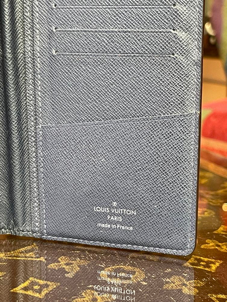 Louis Vuitton Taiga Portefeuille Blue Multi Wallet