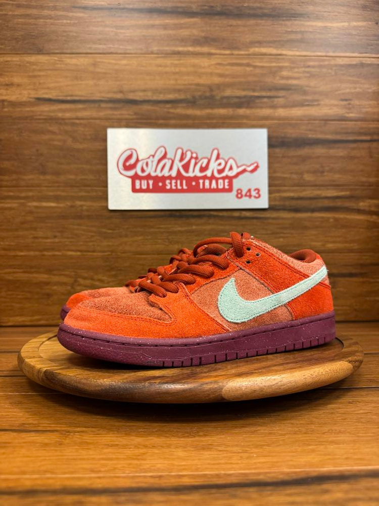 Nike SB Dunk Low Mystic Red Rosewood