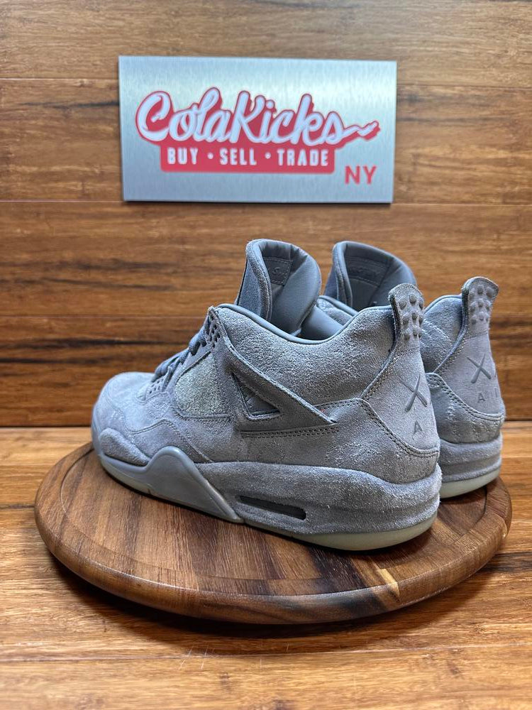 Jordan 4 Retro Kaws