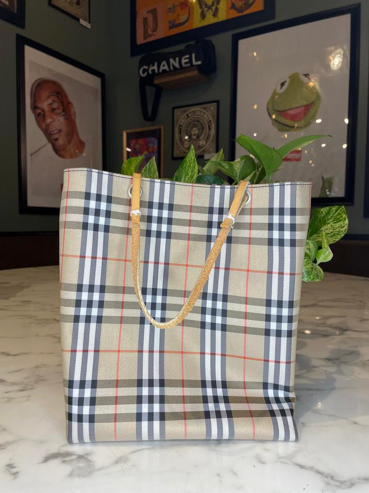 Burberry rainbow outlet tote