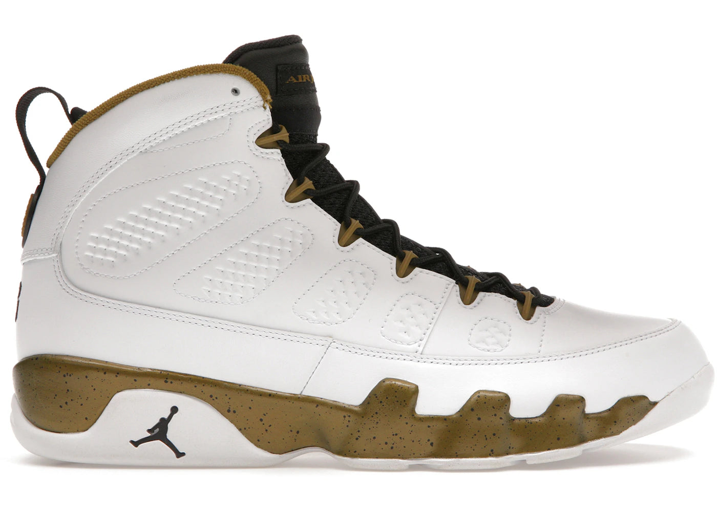 Jordan 9 Retro Statue