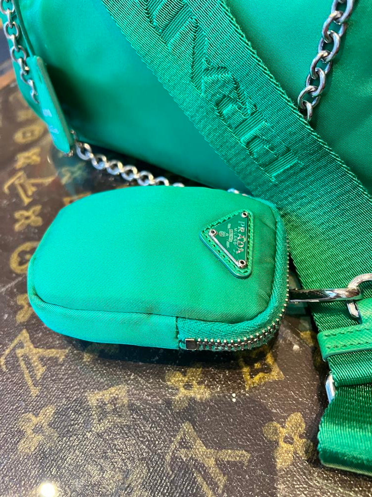 Prada Tessuto Nylon Re-Edition 2005 Shoulder Bag Green