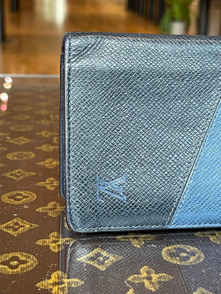 Louis Vuitton Taiga Portefeuille Blue Multi Wallet