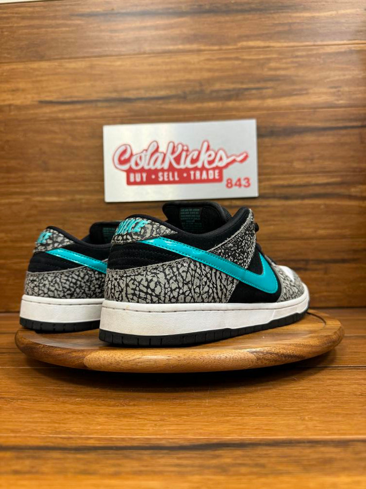 Nike SB Dunk Low atmos Elephant