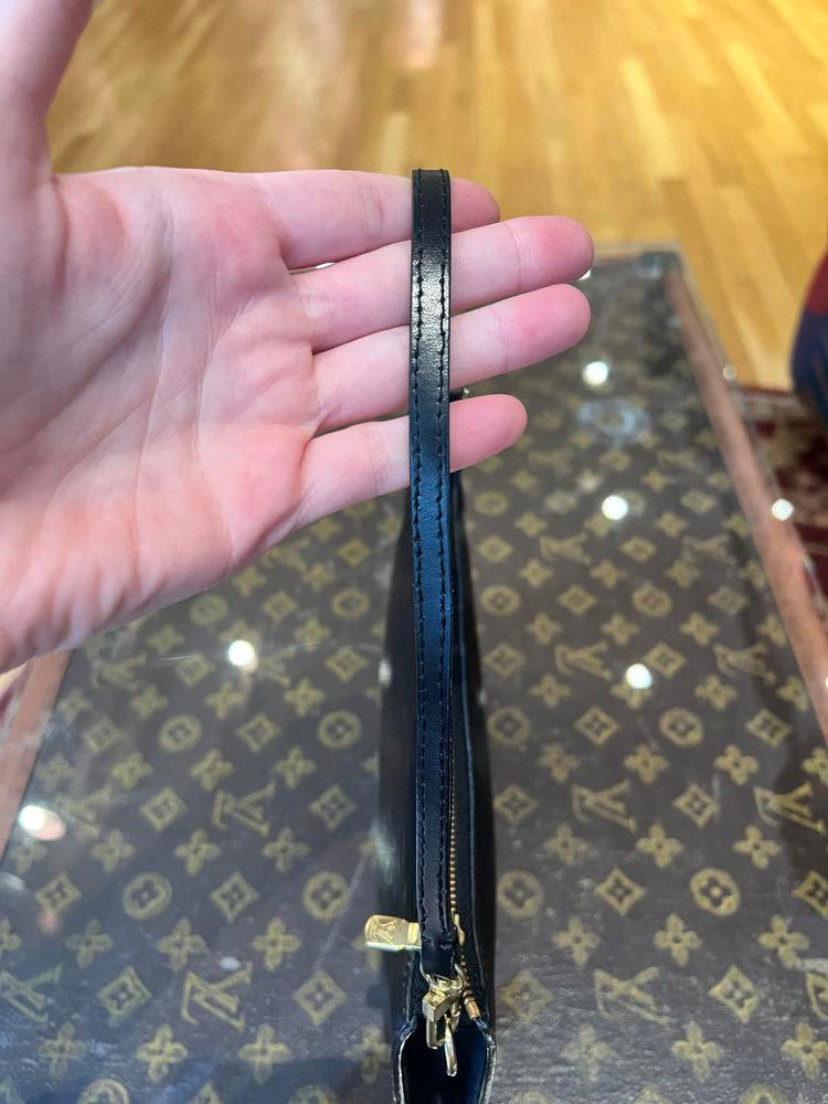 Louis Vuitton Black Epi Pochette