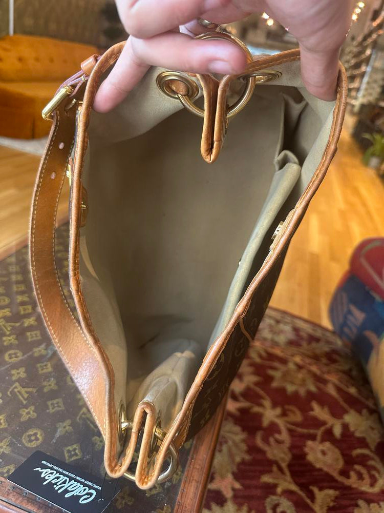 Louis Vuitton Galliera Hobo Bag